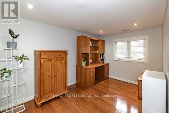 202 Radley Road, Mississauga, Ontario  L5G 2R7 - Photo 27 - W12970592