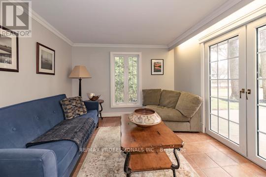 202 Radley Road, Mississauga, Ontario  L5G 2R7 - Photo 7 - W12970592