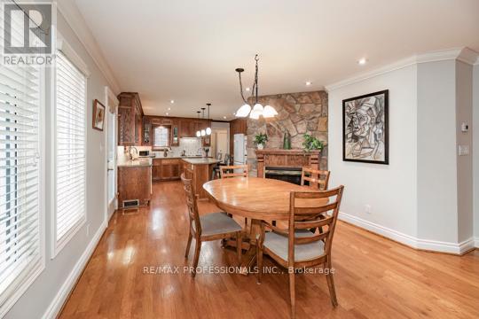 202 Radley Road, Mississauga, Ontario  L5G 2R7 - Photo 9 - W12970592