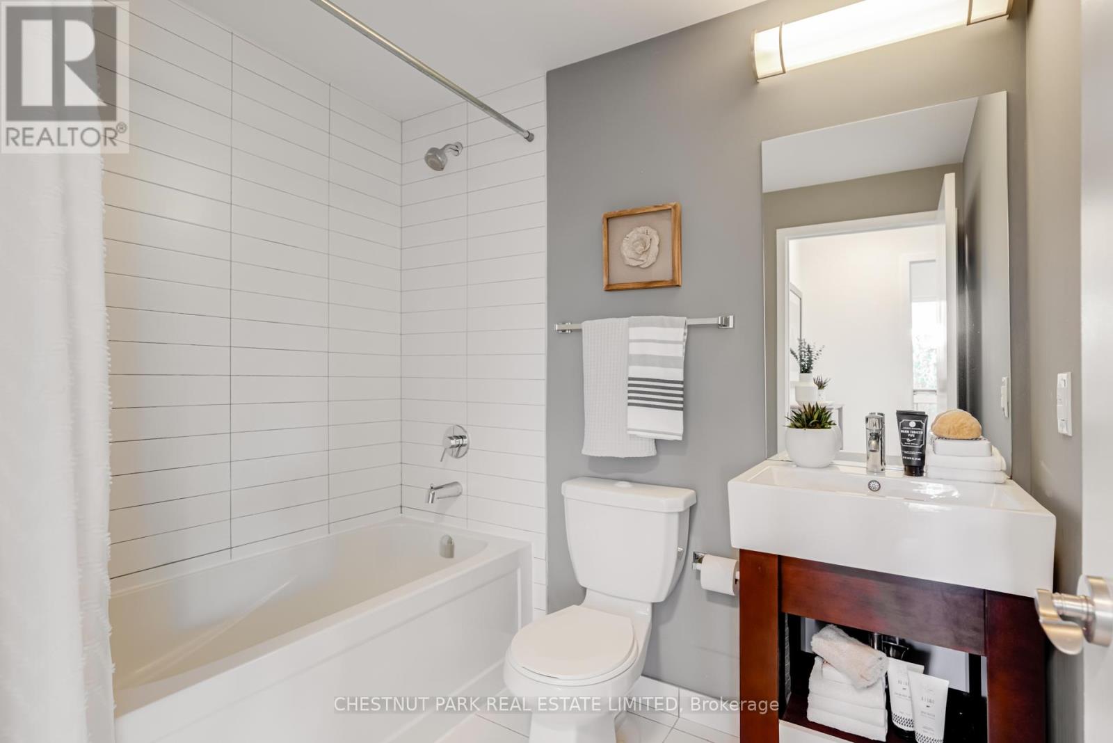 205 - 840 Queens Plate Drive, Toronto, Ontario  M9W 0E7 - Photo 17 - W12970616