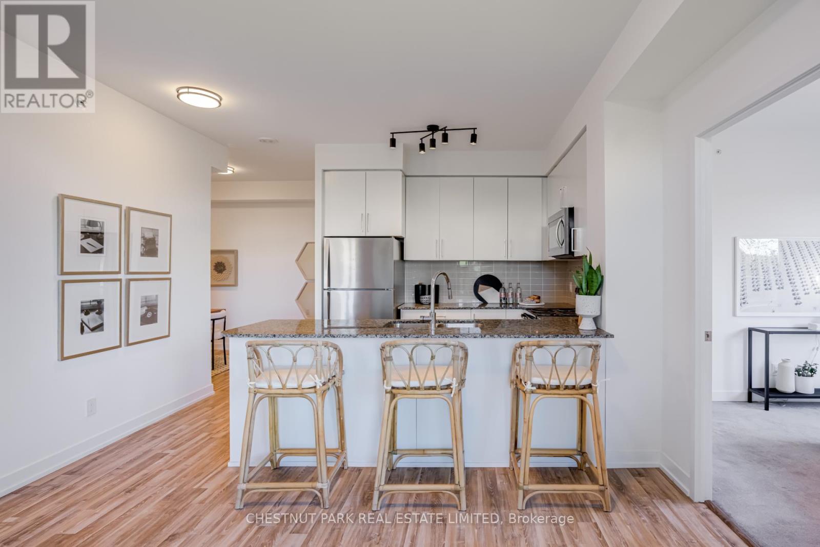 205 - 840 Queens Plate Drive, Toronto, Ontario  M9W 0E7 - Photo 5 - W12970616