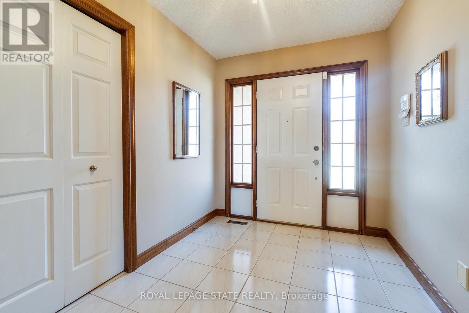 137 National Drive, Hamilton (Gershome), Ontario  L8G 5B3 - Photo 11 - X12969770