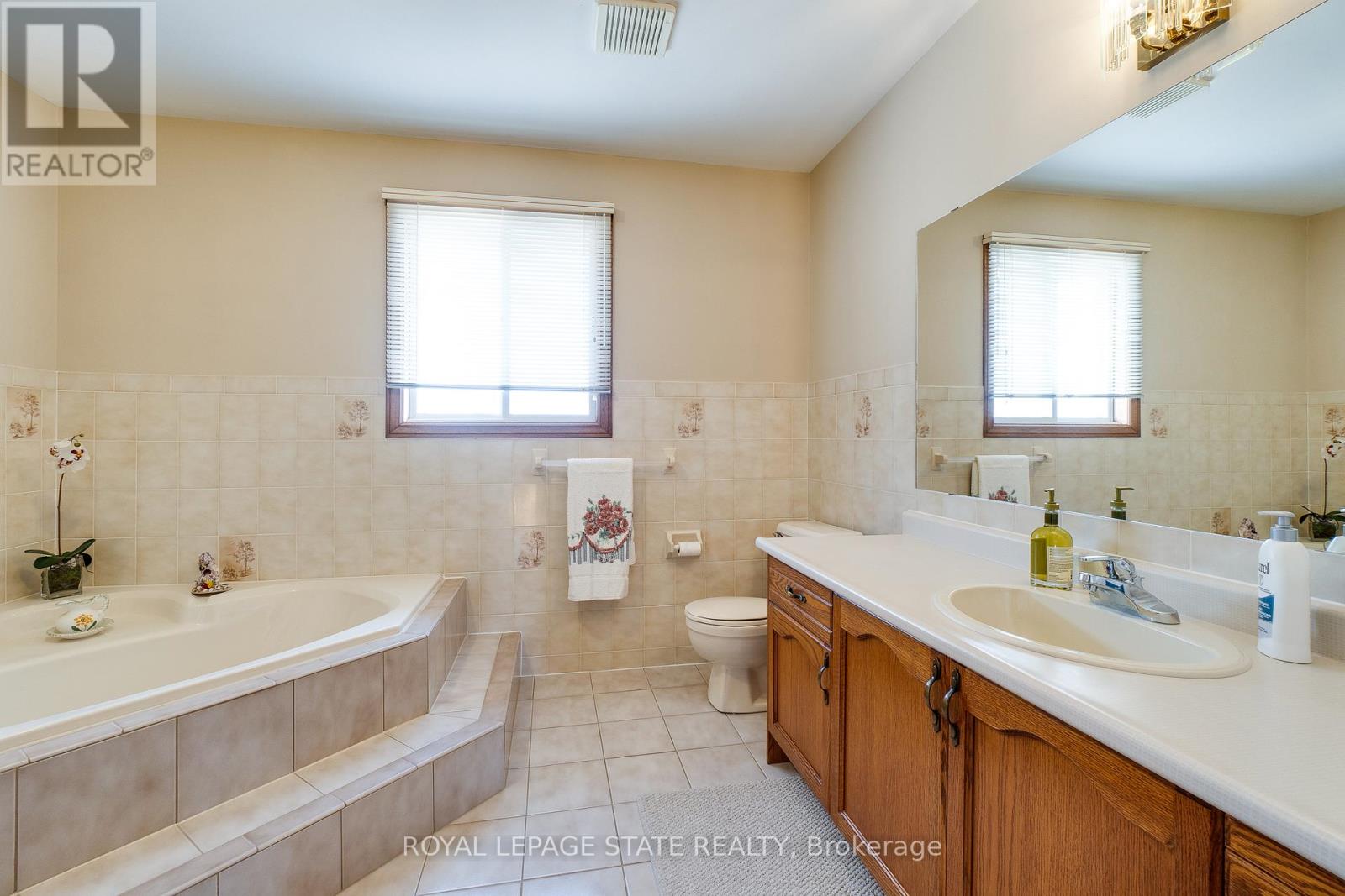 137 National Drive, Hamilton (Gershome), Ontario  L8G 5B3 - Photo 37 - X12969770