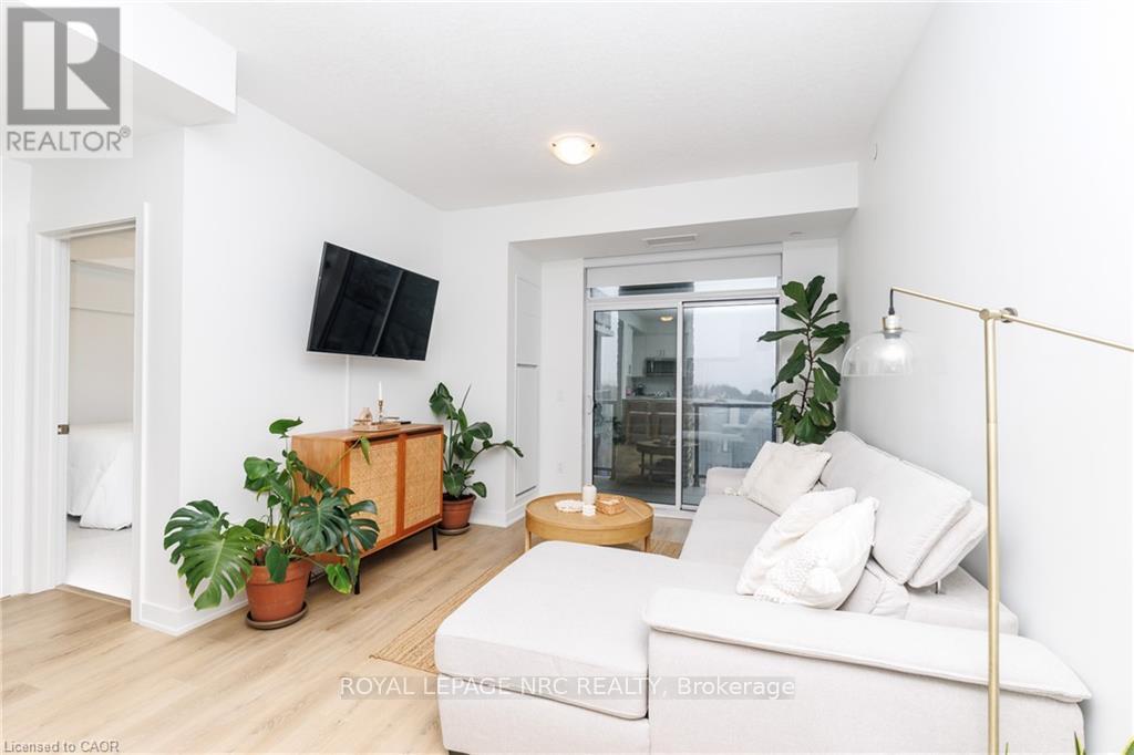 501 - 600 North Service Road, Hamilton, Ontario  L8E 5A7 - Photo 5 - X12970272