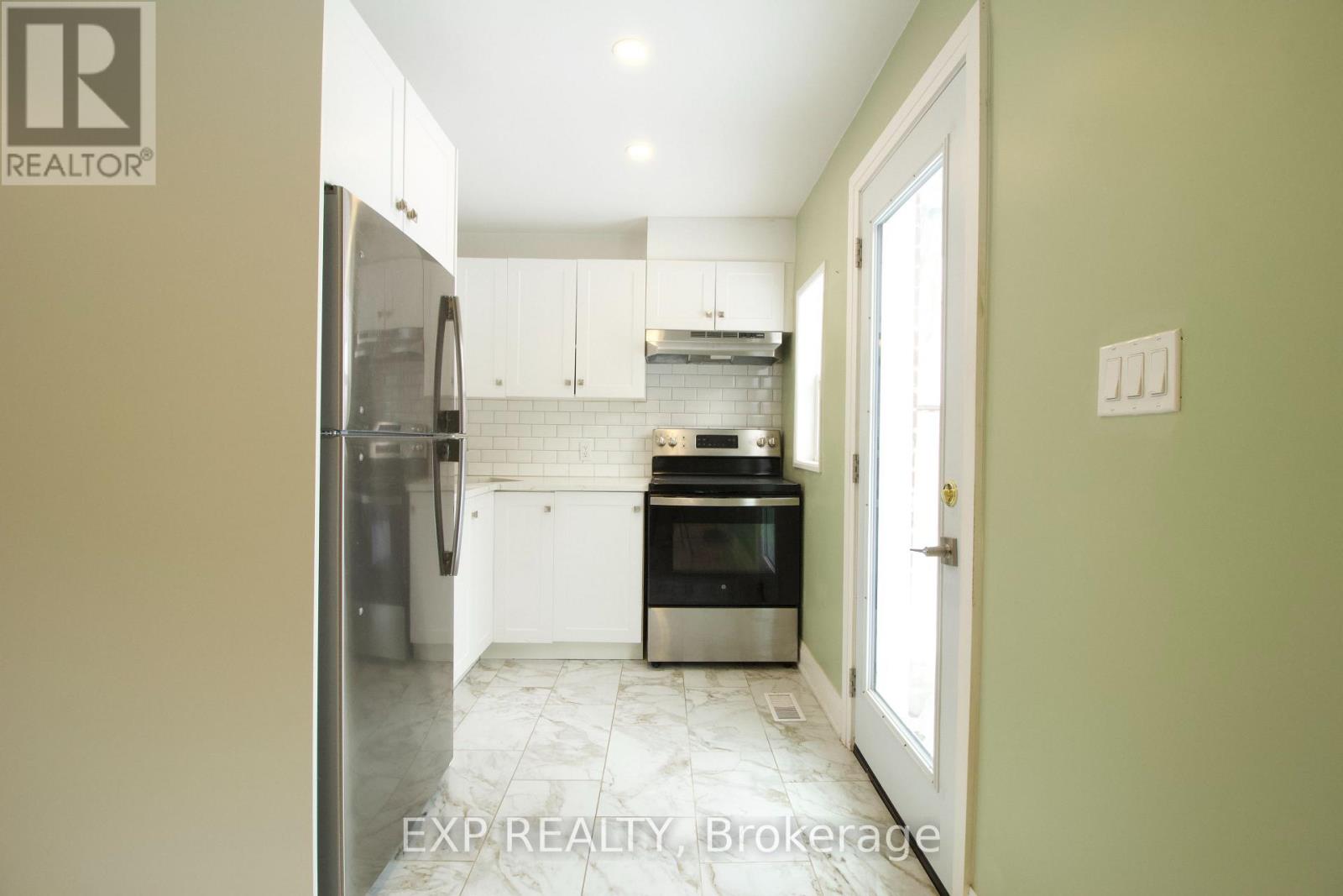 Main Floor - 1243 Langmuir Avenue, London East, Ontario N5W 2G2 - Photo 6 - X12970436