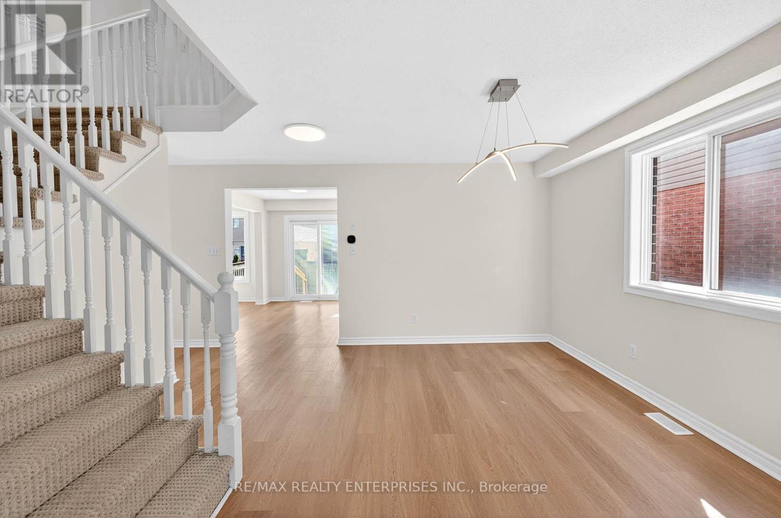 19 Midanbury Way, Hamilton, Ontario  L0R 1W0 - Photo 4 - X12970522