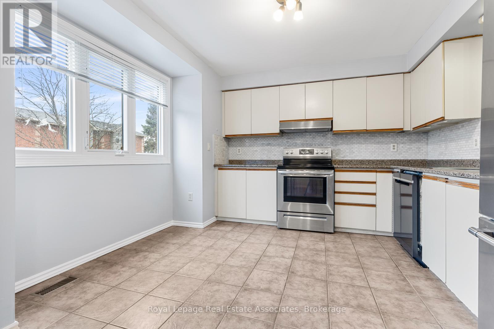 67 - 72 Stone Church Road W, Hamilton, Ontario  L9B 2H8 - Photo 15 - X12970552