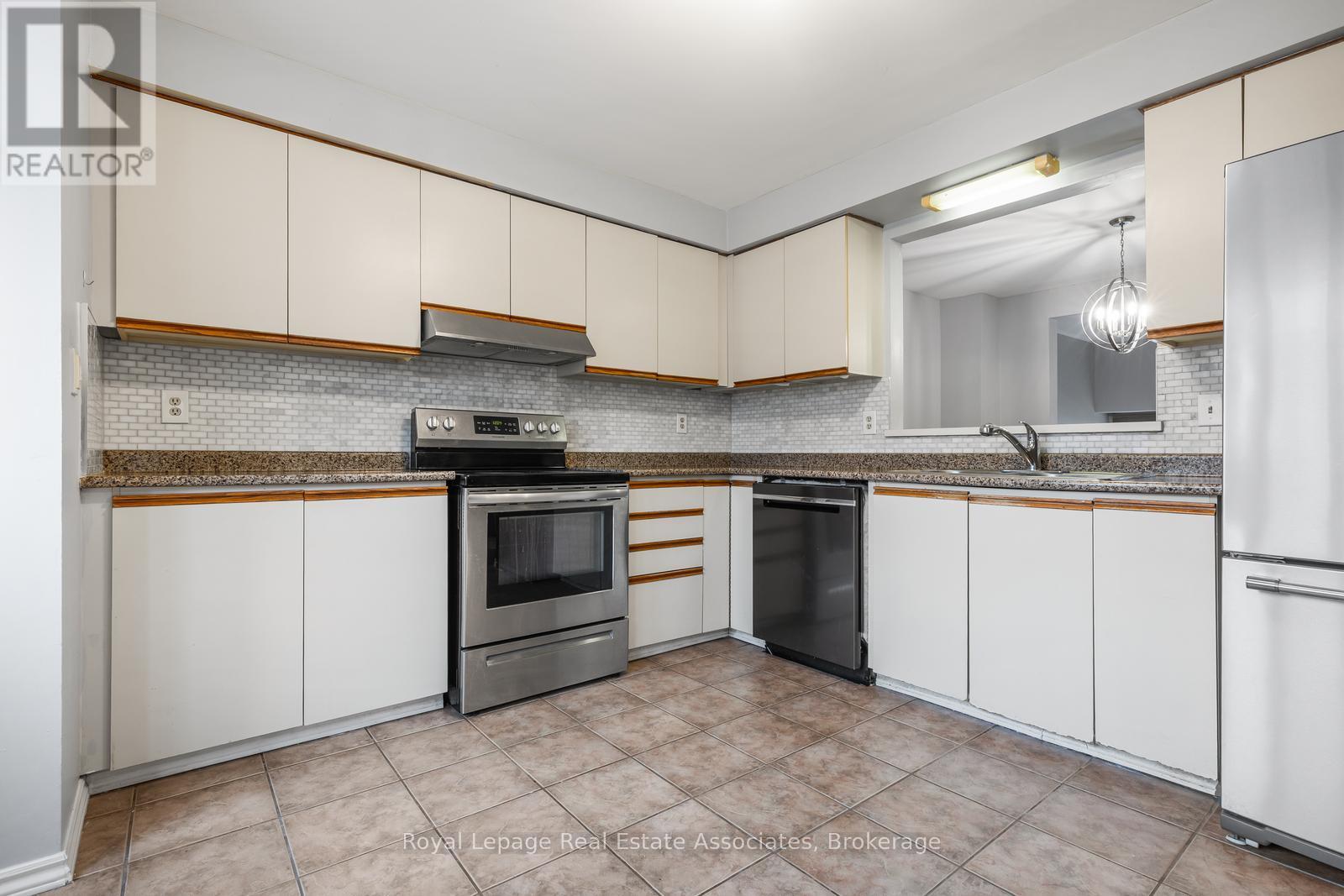 67 - 72 Stone Church Road W, Hamilton, Ontario  L9B 2H8 - Photo 17 - X12970552