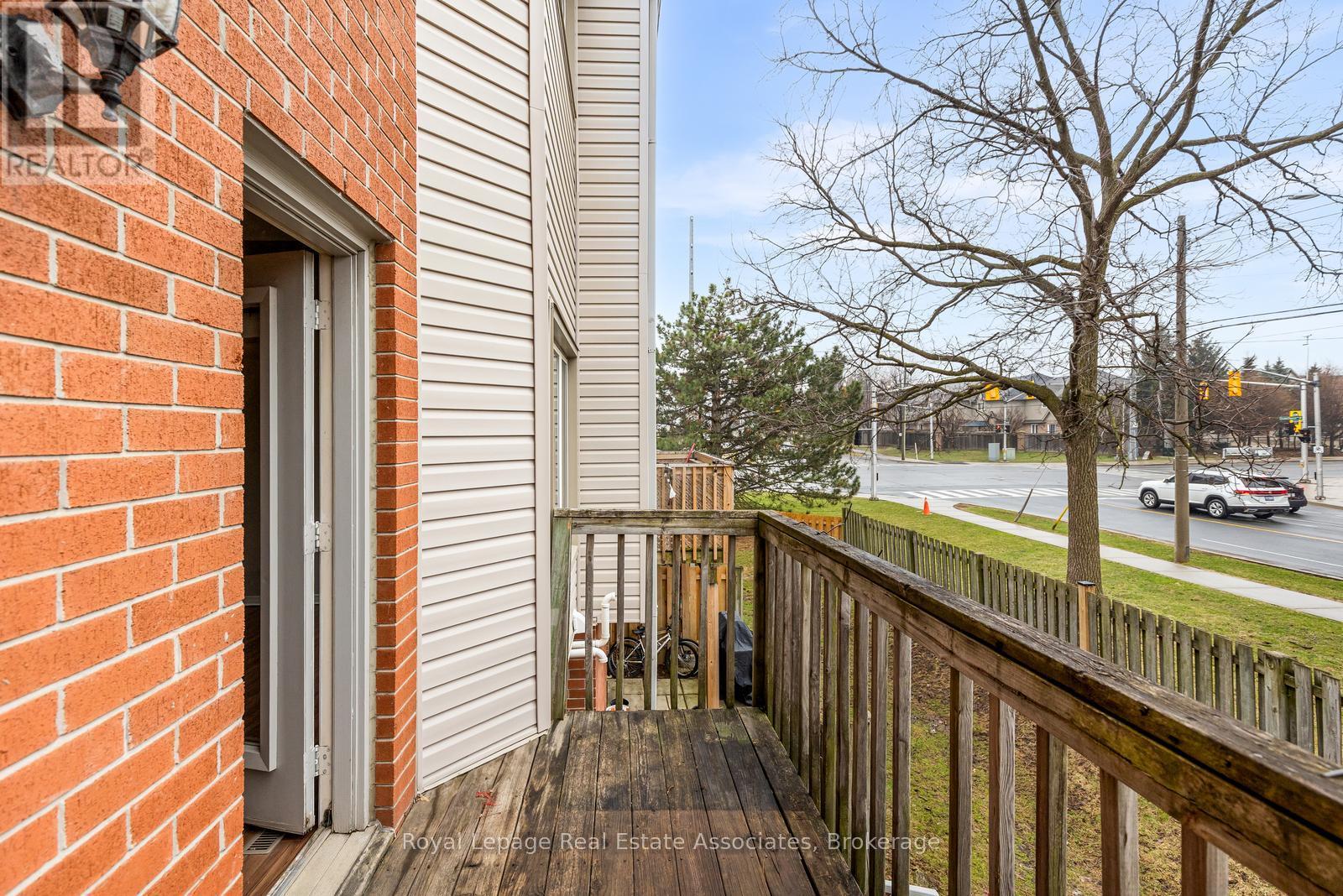 67 - 72 Stone Church Road W, Hamilton, Ontario  L9B 2H8 - Photo 9 - X12970552