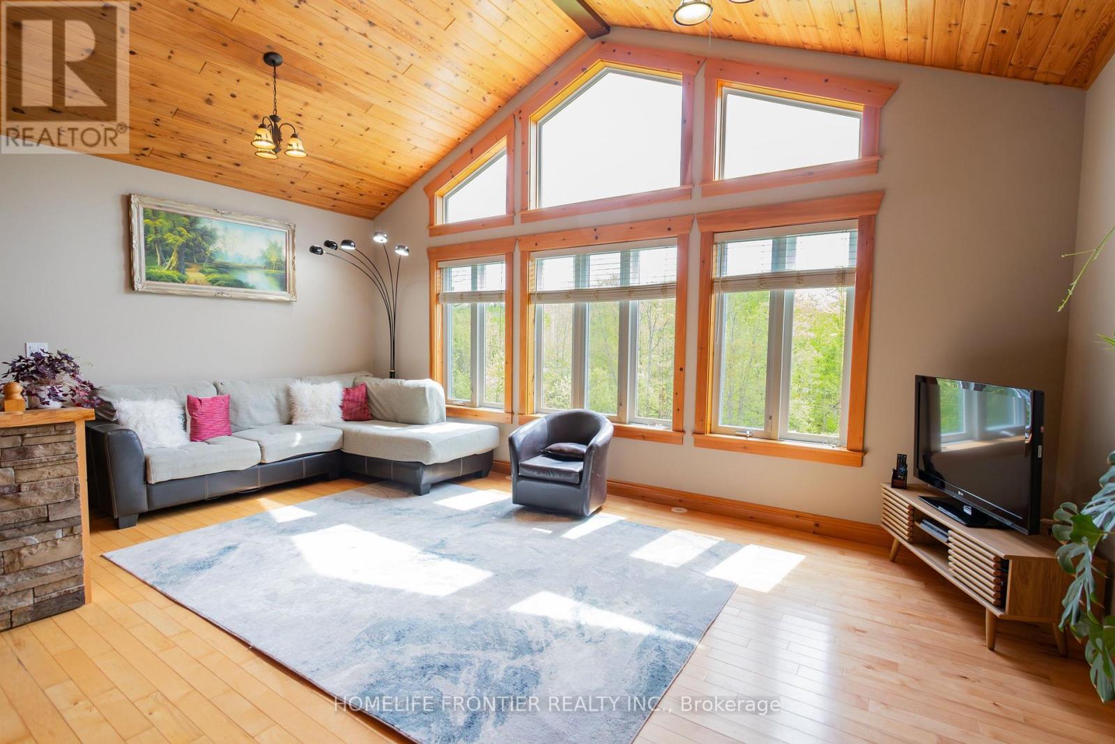 1019 Silk Lane, Minden Hills (Minden), Ontario  K0M 2K0 - Photo 6 - X12970584