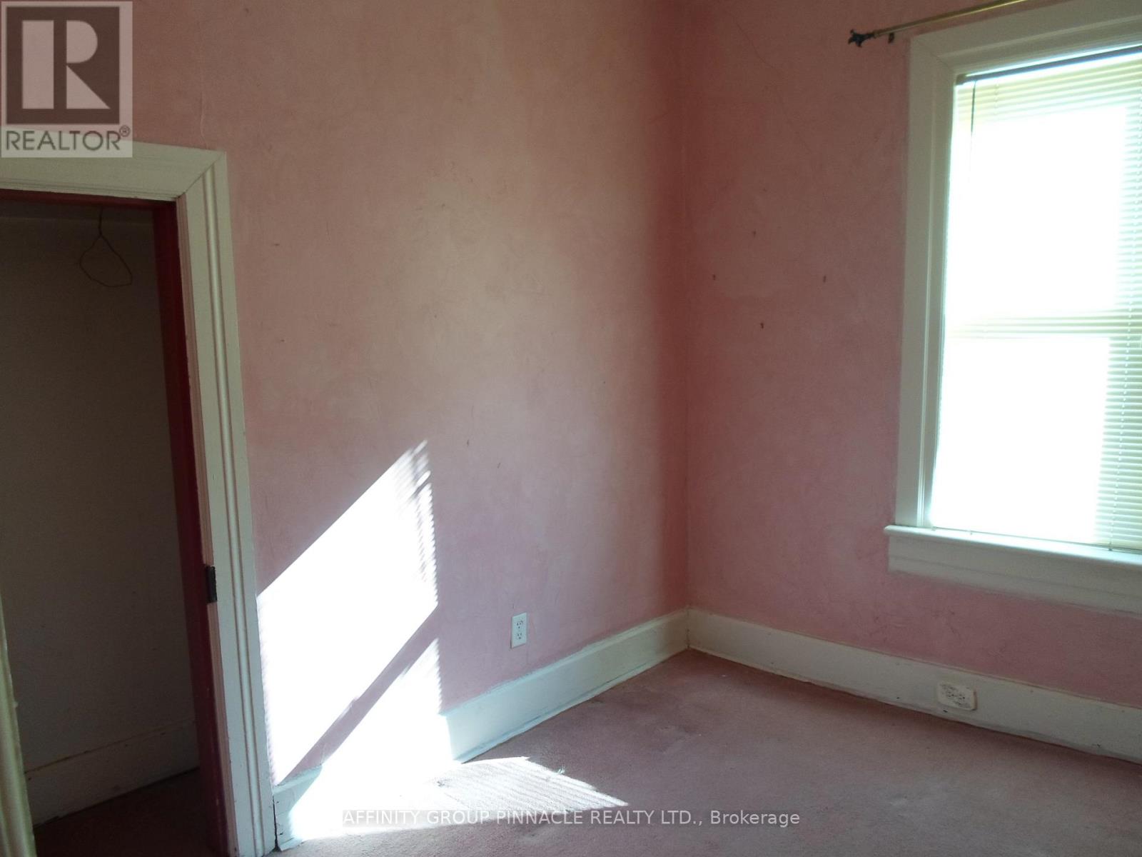 19 Kent Street E, Kawartha Lakes, Ontario  K9V 2C3 - Photo 11 - X12970732