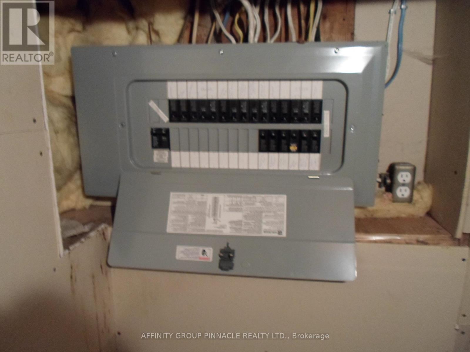 19 Kent Street E, Kawartha Lakes, Ontario  K9V 2C3 - Photo 15 - X12970732