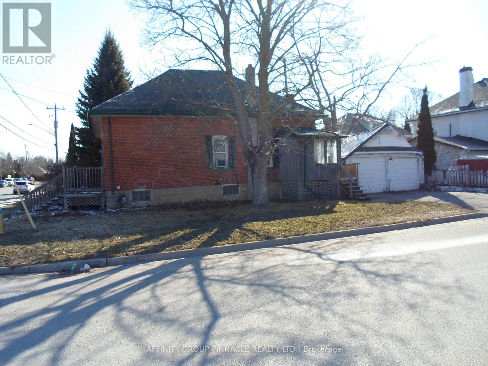 19 Kent Street E, Kawartha Lakes, Ontario  K9V 2C3 - Photo 17 - X12970732