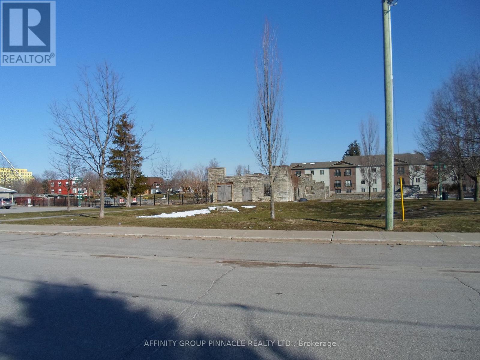 19 Kent Street E, Kawartha Lakes, Ontario  K9V 2C3 - Photo 18 - X12970732