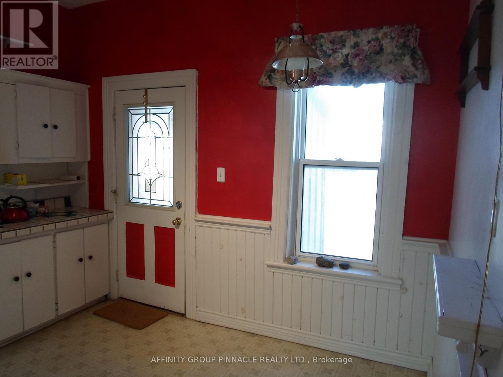 19 Kent Street E, Kawartha Lakes, Ontario  K9V 2C3 - Photo 4 - X12970732