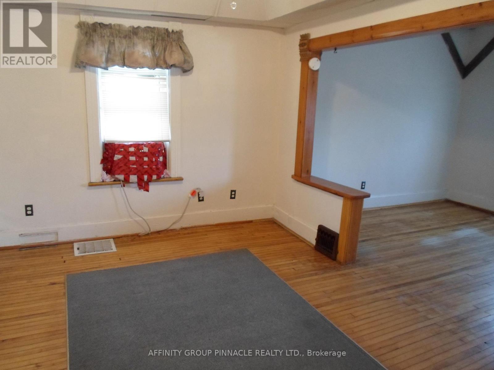 19 Kent Street E, Kawartha Lakes, Ontario  K9V 2C3 - Photo 6 - X12970732