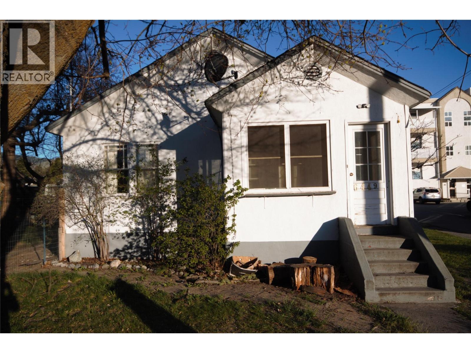 6449 PARK Drive, Oliver, British Columbia