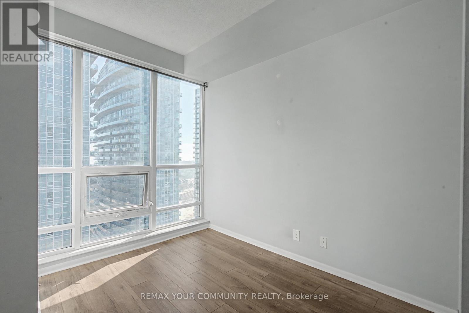 2008 - 185 Legion Road N, Toronto, Ontario  M8Y 0A1 - Photo 18 - W12847568