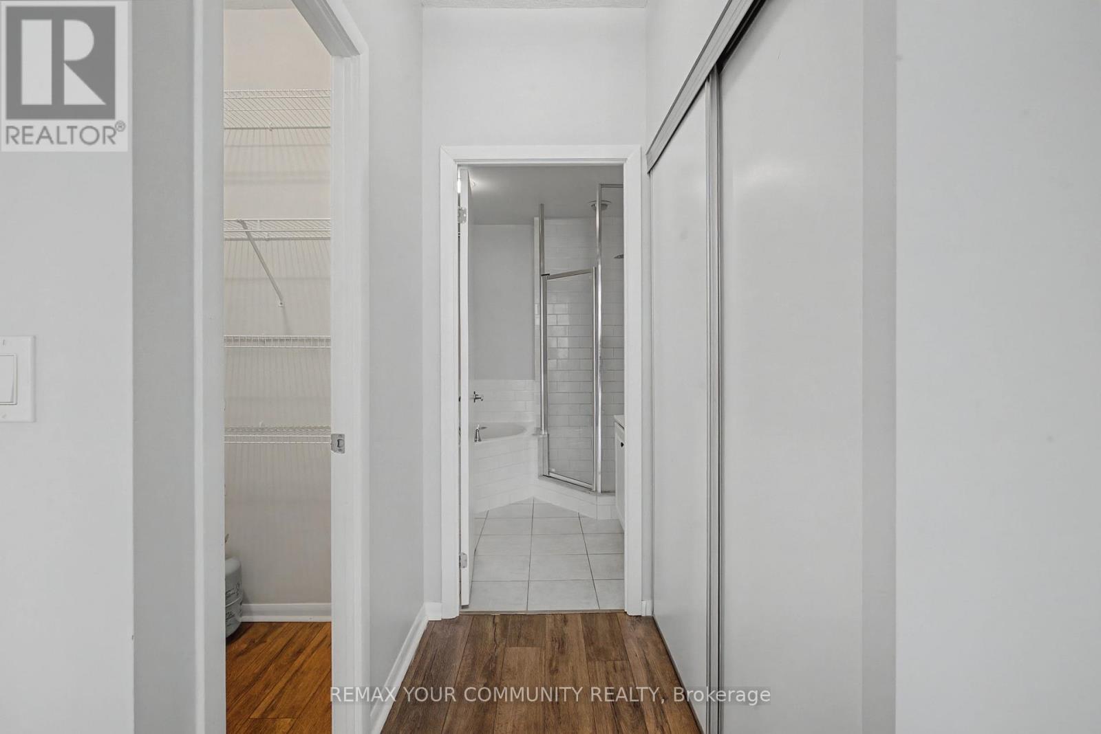 2008 - 185 Legion Road N, Toronto, Ontario  M8Y 0A1 - Photo 22 - W12847568