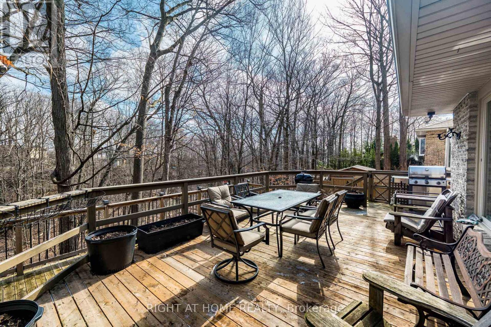 1941 Four Seasons Drive, Burlington, Ontario  L7P 2Y3 - Photo 49 - W12969594