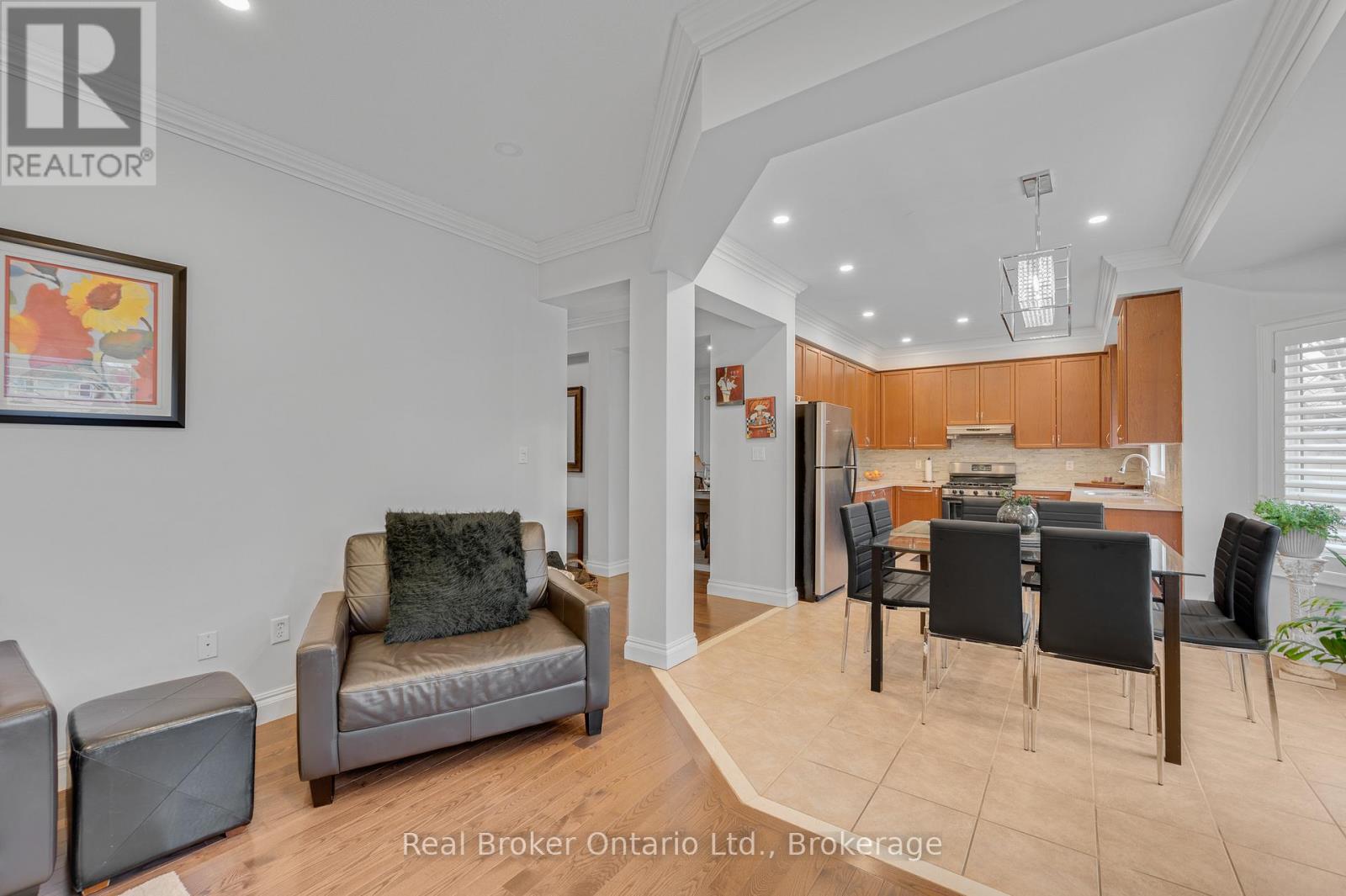 6 Wilsongary Circle, Ajax, Ontario  L1T 0G7 - Photo 14 - E12970750