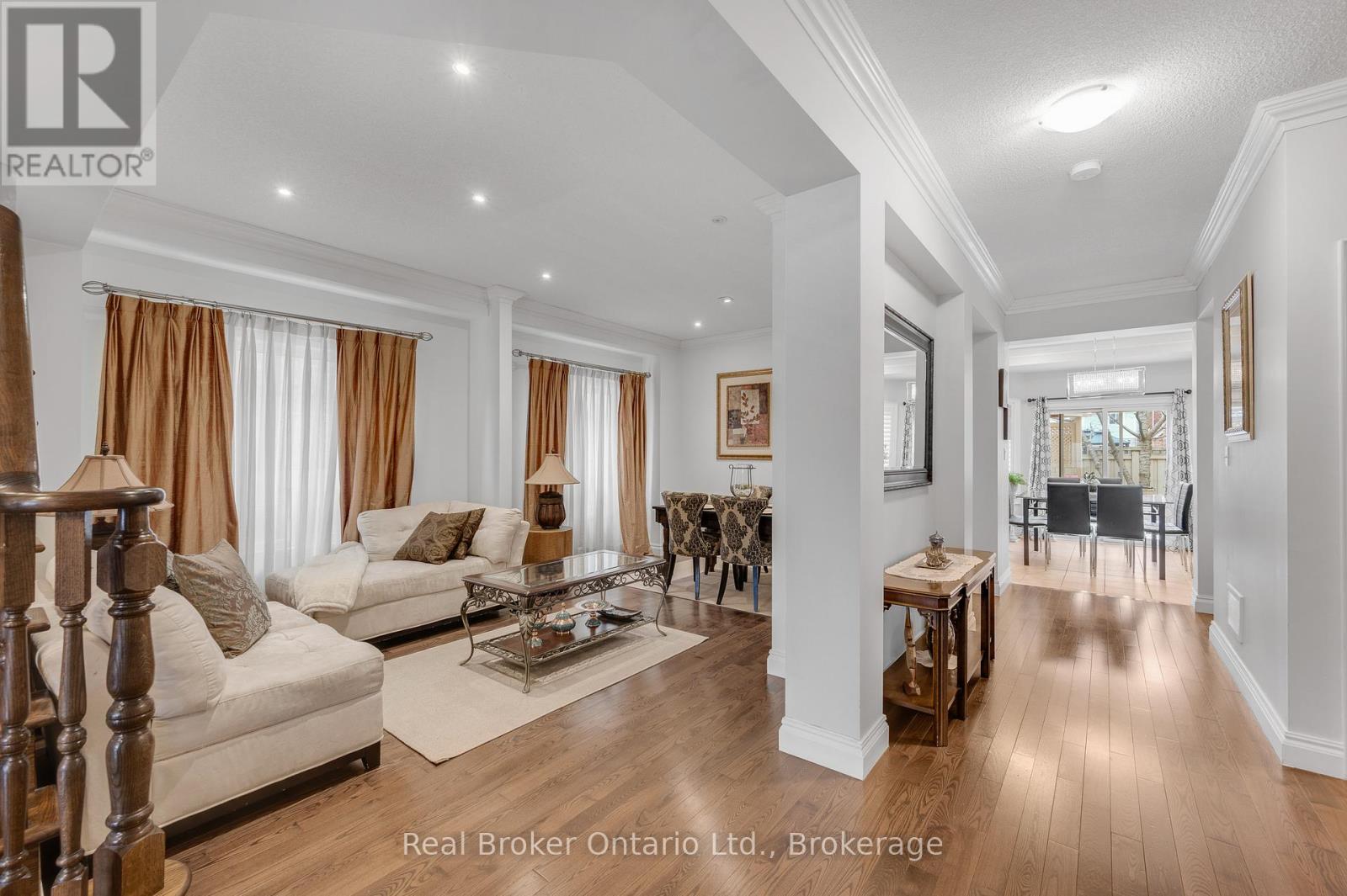 6 Wilsongary Circle, Ajax, Ontario  L1T 0G7 - Photo 9 - E12970750