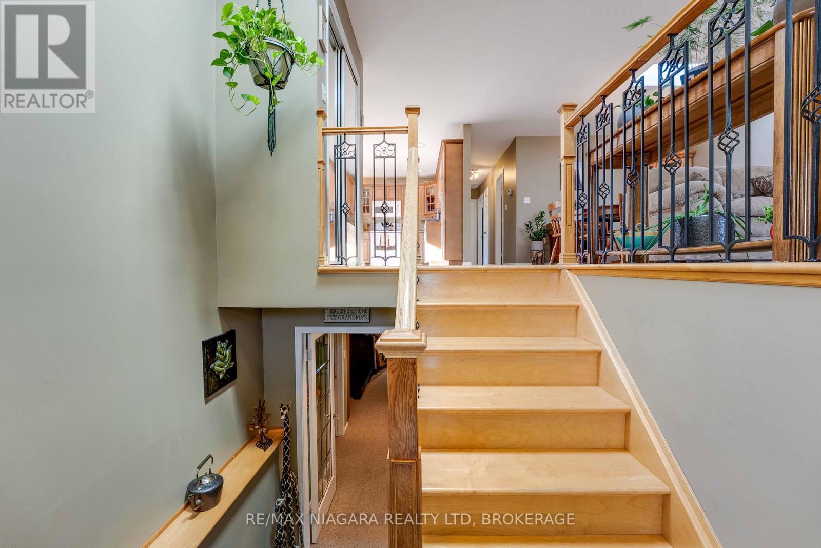 26 Ravine Road, St. Catharines, Ontario  L2P 3A7 - Photo 12 - X12970690