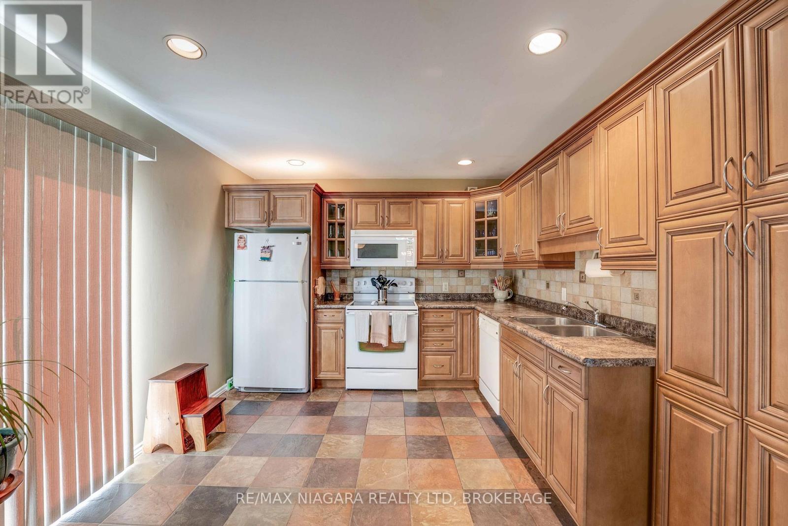 26 Ravine Road, St. Catharines, Ontario  L2P 3A7 - Photo 23 - X12970690