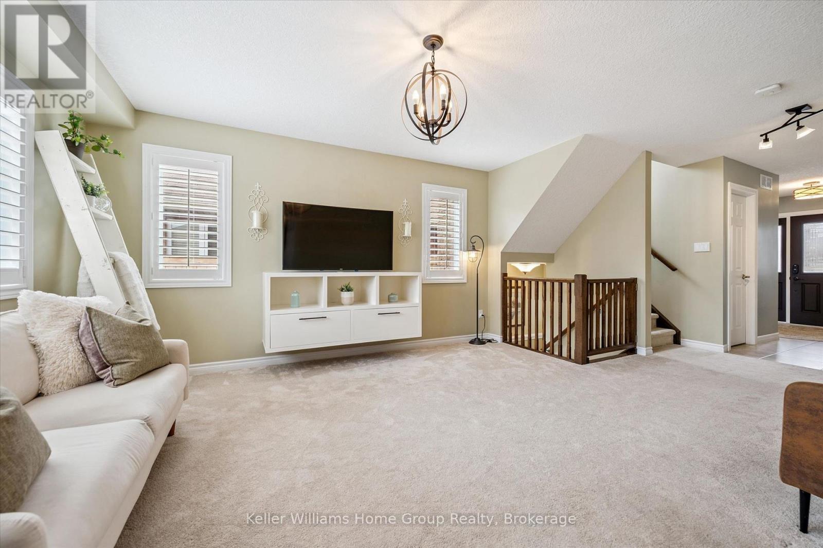 31 Healey Street, Centre Wellington (Elora/salem), Ontario  N0B 1S0 - Photo 6 - X12970758