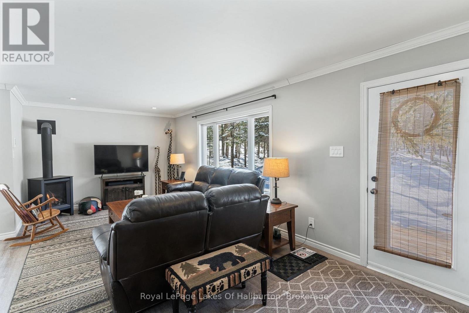 260 Mountain Street, Dysart Et Al (Dysart), Ontario  K0M 1S0 - Photo 11 - X12970822