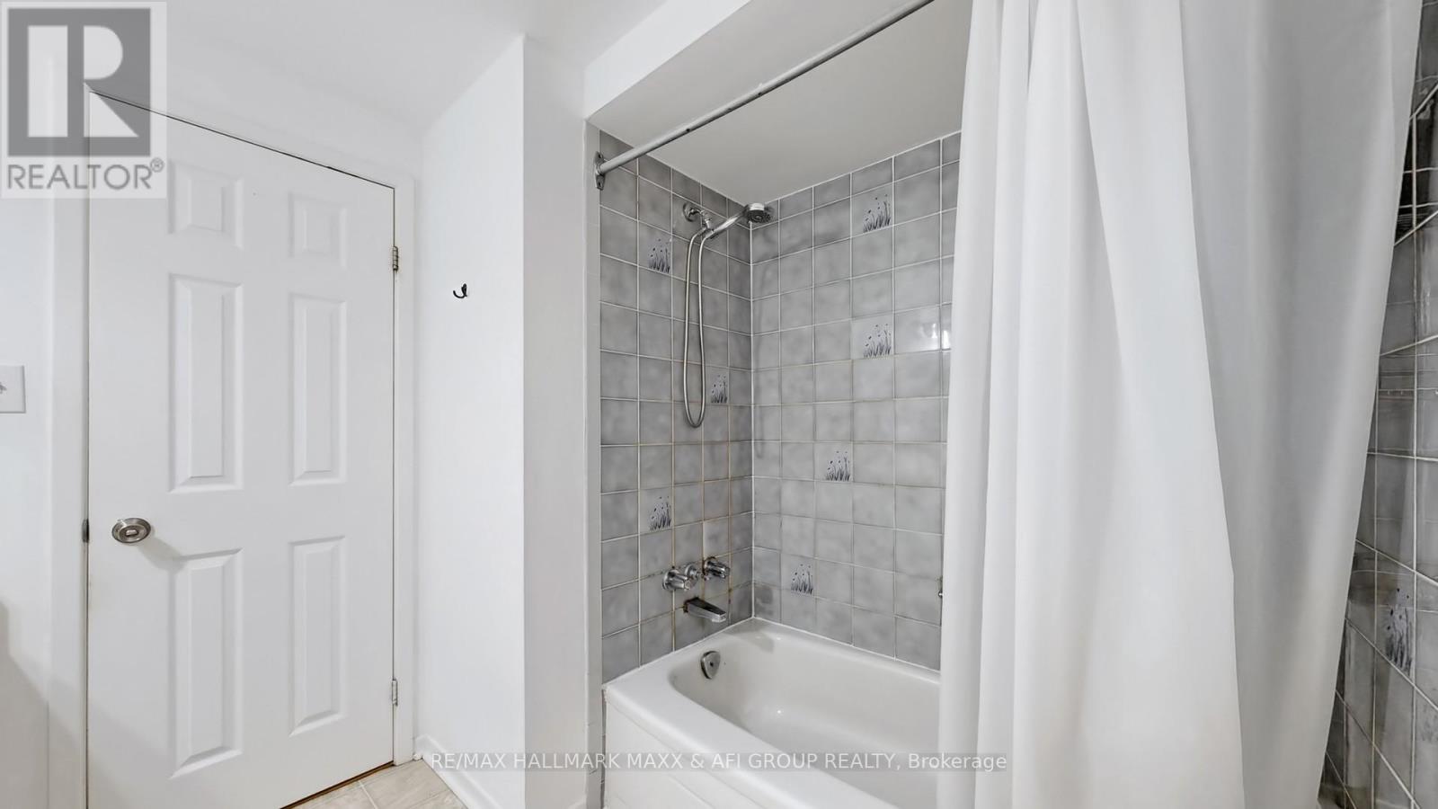 13 Don Head Village Boulevard, Richmond Hill, Ontario  L4C 7M3 - Photo 34 - N12969878