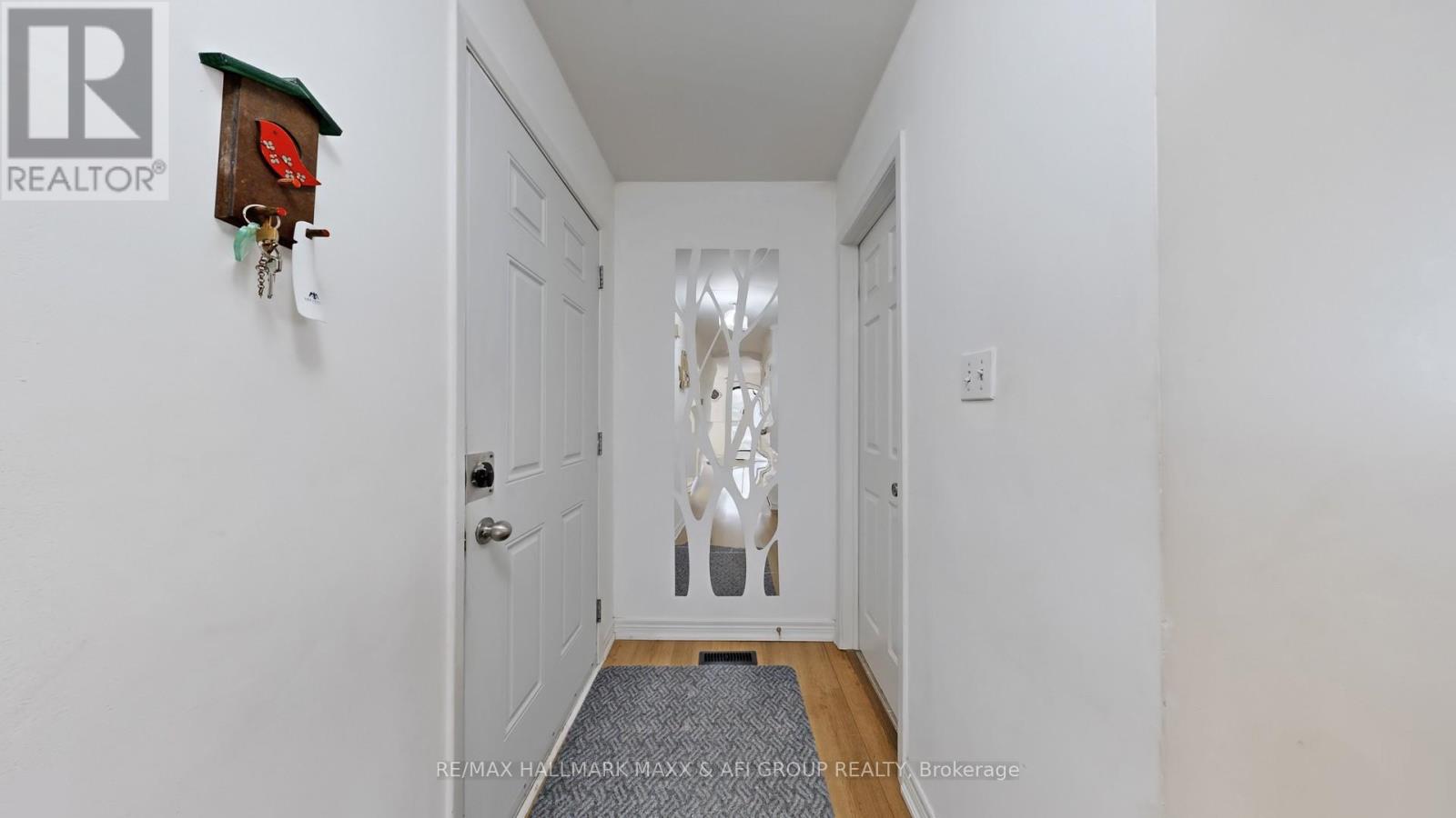 13 Don Head Village Boulevard, Richmond Hill, Ontario  L4C 7M3 - Photo 4 - N12969878