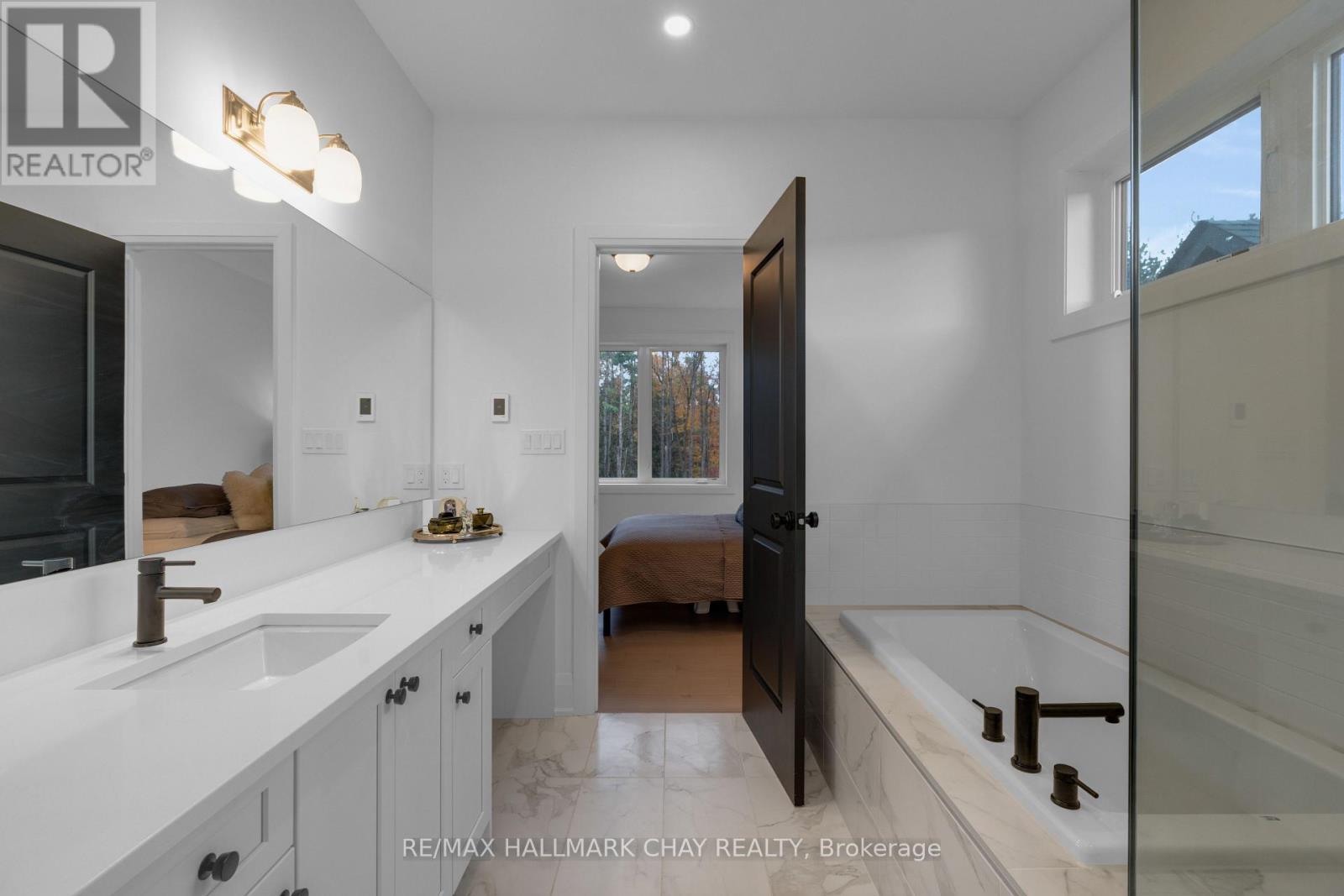 72 Georgian Grande Drive, Oro-Medonte, Ontario L0K 1E0 - Photo 31 - S12477783