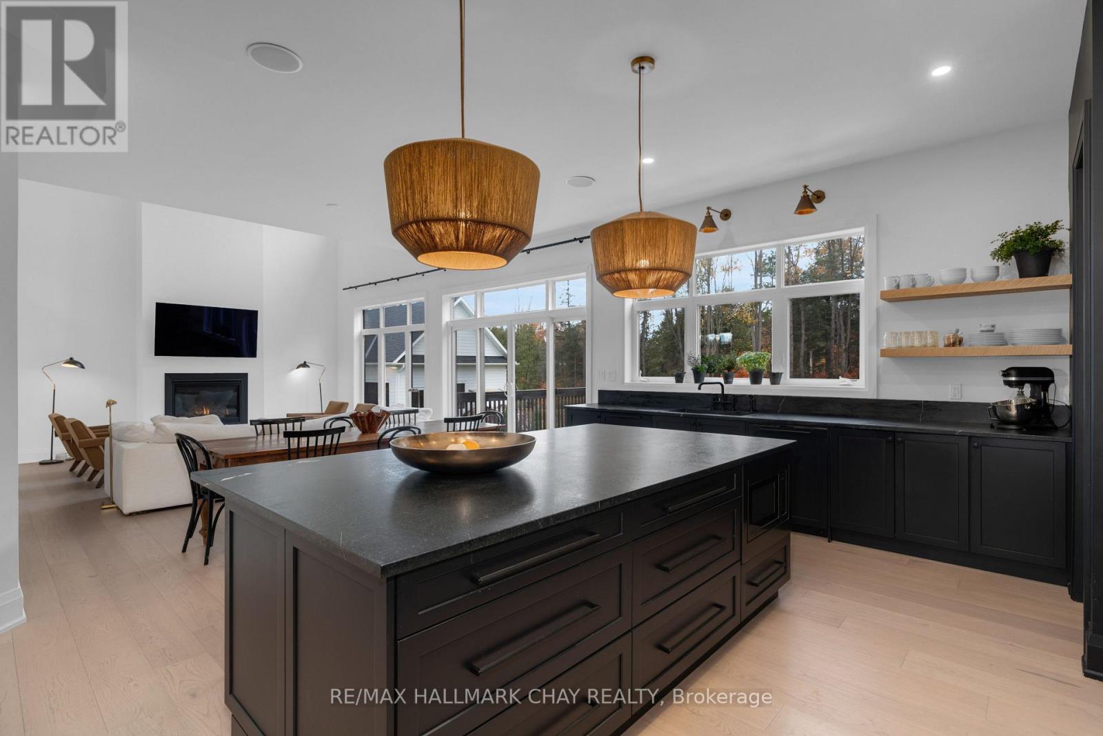 72 Georgian Grande Drive, Oro-Medonte, Ontario L0K 1E0 - Photo 16 - S12477783