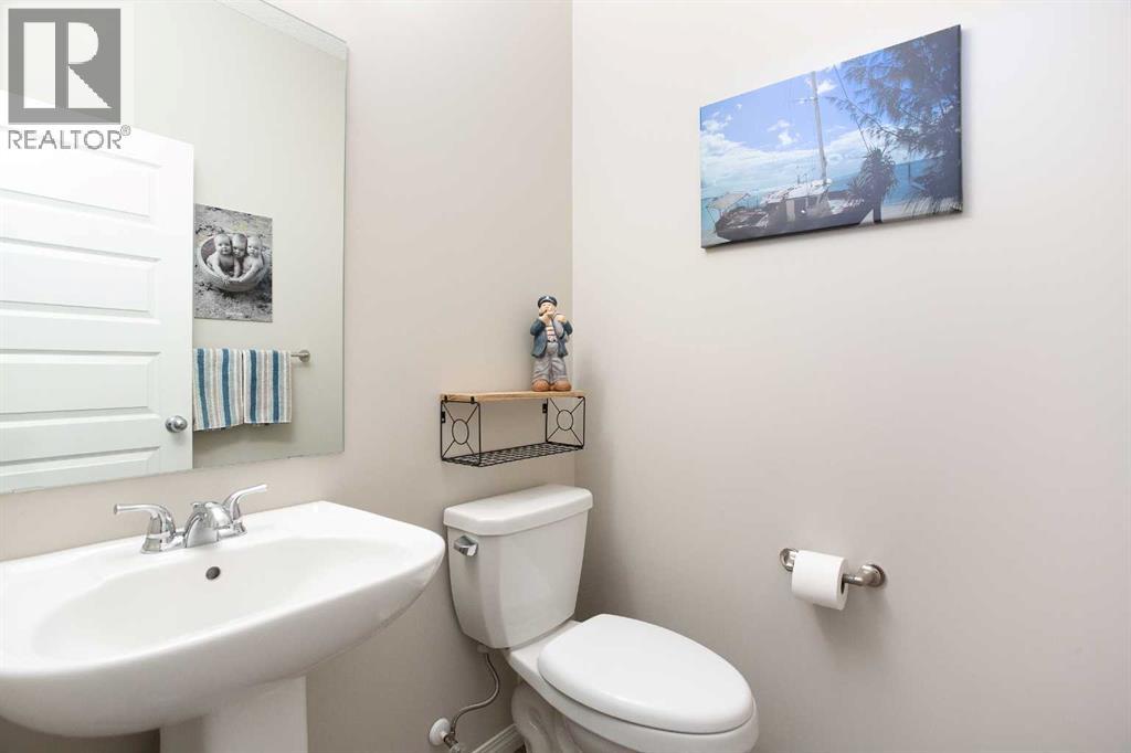 63 Heritage Court, Cochrane, Alberta  T4C 2N5 - Photo 15 - A2288398