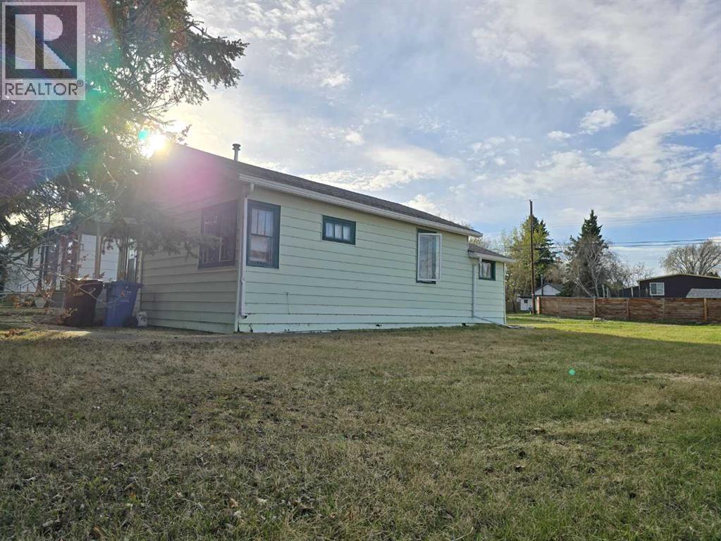 4802 52 Avenue, Grimshaw, Alberta  T0H 1W0 - Photo 1 - A2299509