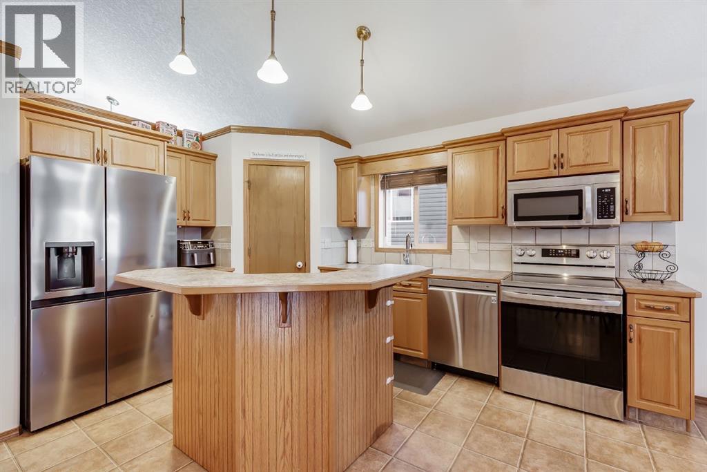 45 Thornfield Close Se, Airdrie, Alberta  T4A 2K7 - Photo 7 - A2293289