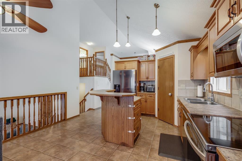 45 Thornfield Close Se, Airdrie, Alberta  T4A 2K7 - Photo 8 - A2293289