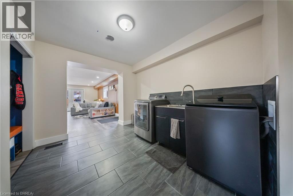 12 Paris Road, Brantford, Ontario  N3R 1H7 - Photo 15 - 40818572