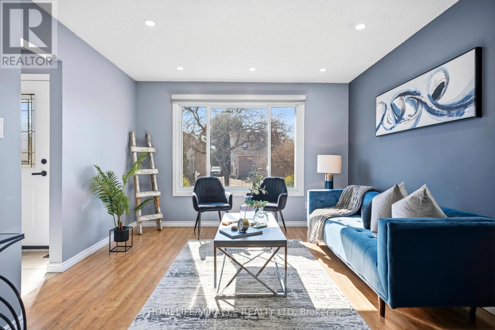 Photo 12 of 28 for 567 Ferndale Court