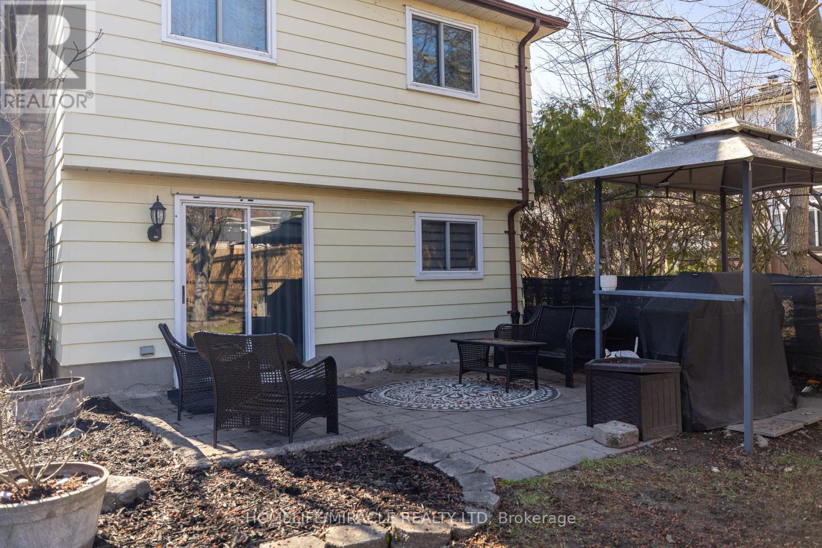 567 Ferndale Court, London South, Ontario  N6C 5C2 - Photo 7 - X12968278