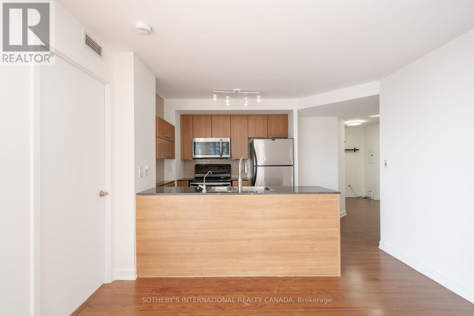 2110 - 11 Brunel Court, Toronto, Ontario  M5V 3Y3 - Photo 3 - C12970698