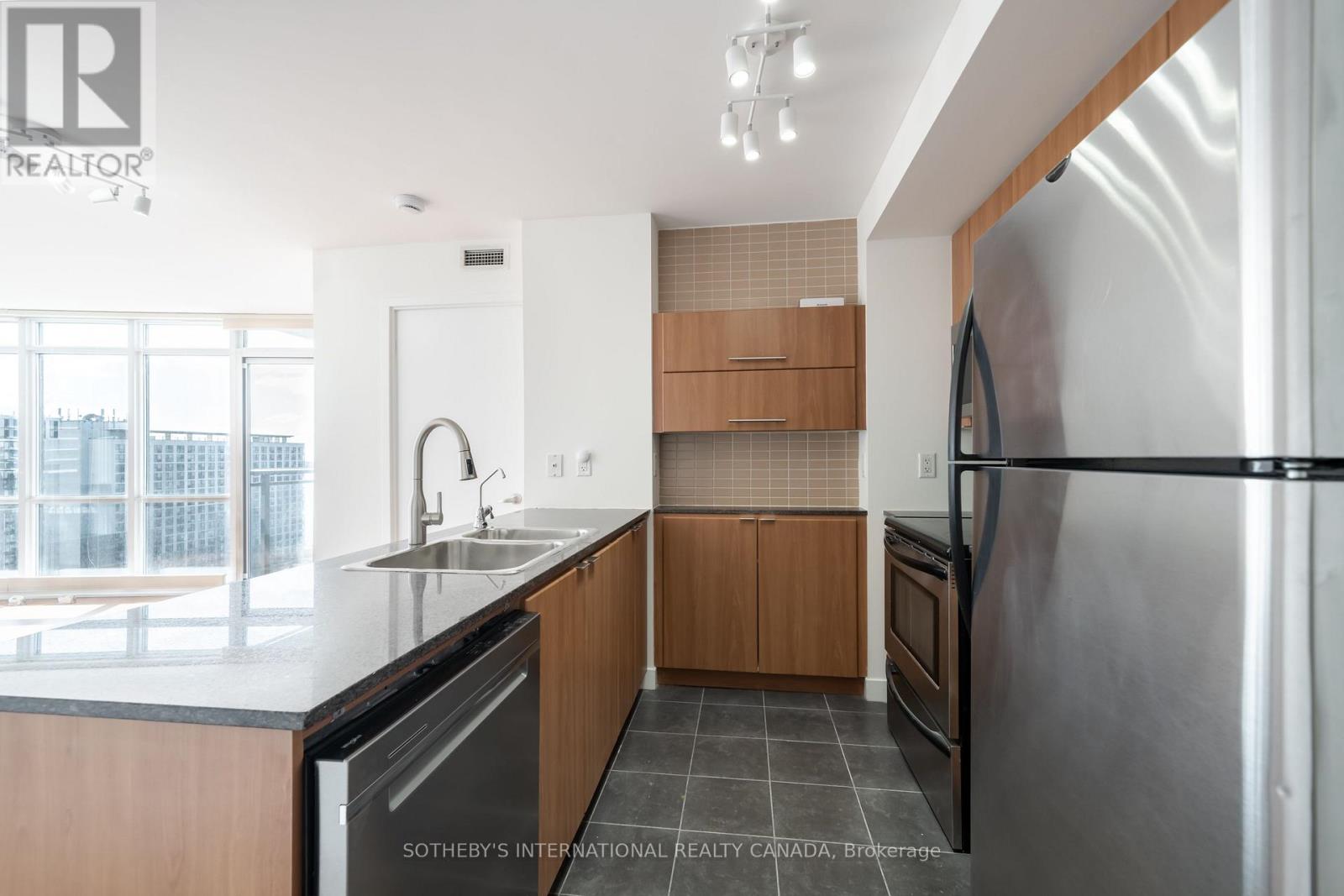 2110 - 11 Brunel Court, Toronto, Ontario  M5V 3Y3 - Photo 5 - C12970698