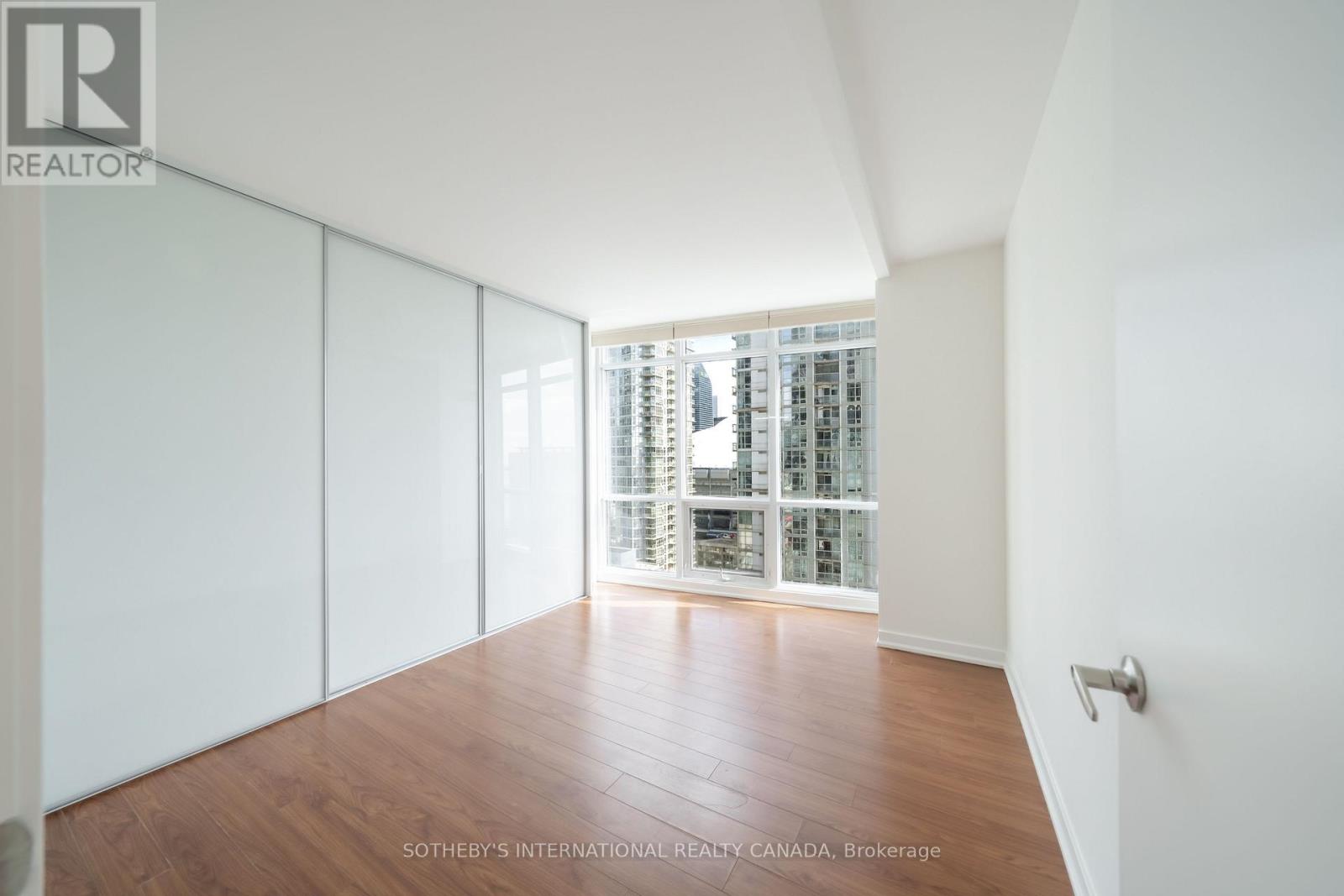 2110 - 11 Brunel Court, Toronto, Ontario  M5V 3Y3 - Photo 6 - C12970698