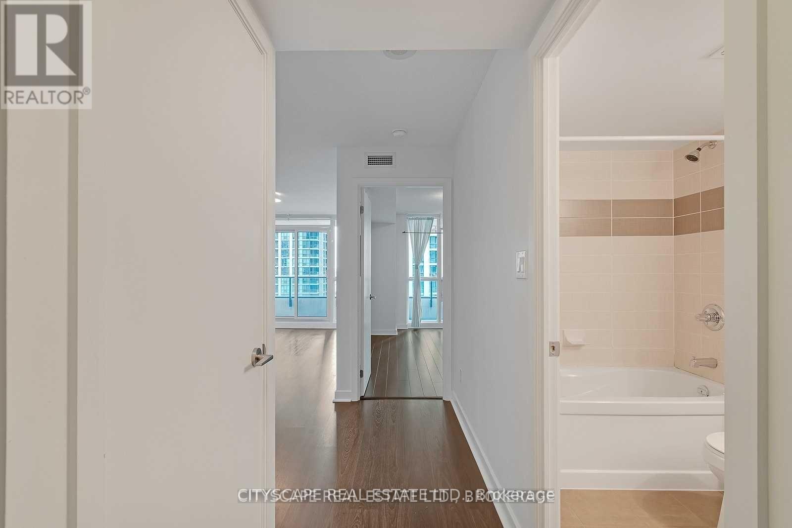1006 - 33 Bay Street, Toronto, Ontario  M5J 2Z3 - Photo 15 - C12970704