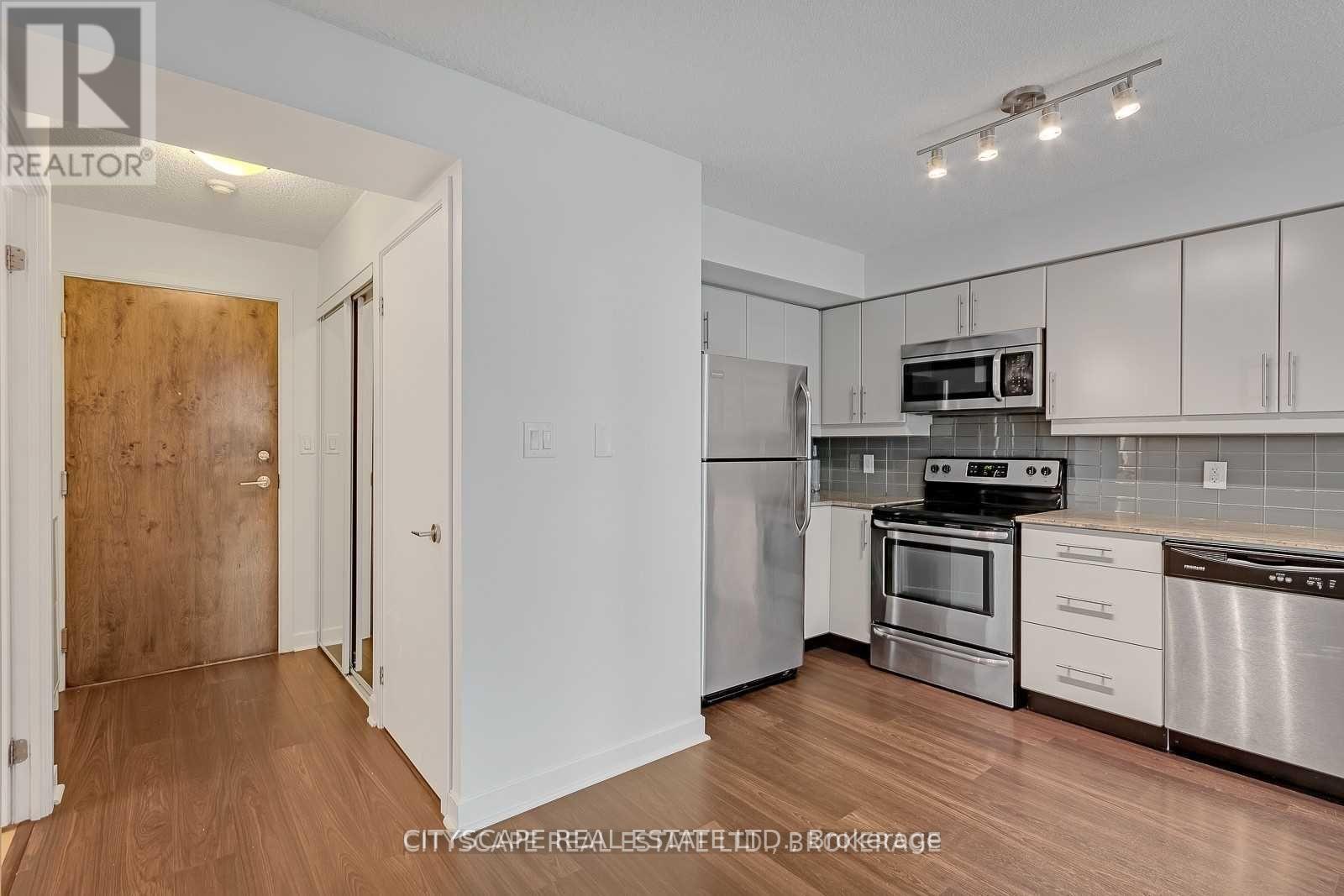 1006 - 33 Bay Street, Toronto, Ontario  M5J 2Z3 - Photo 17 - C12970704