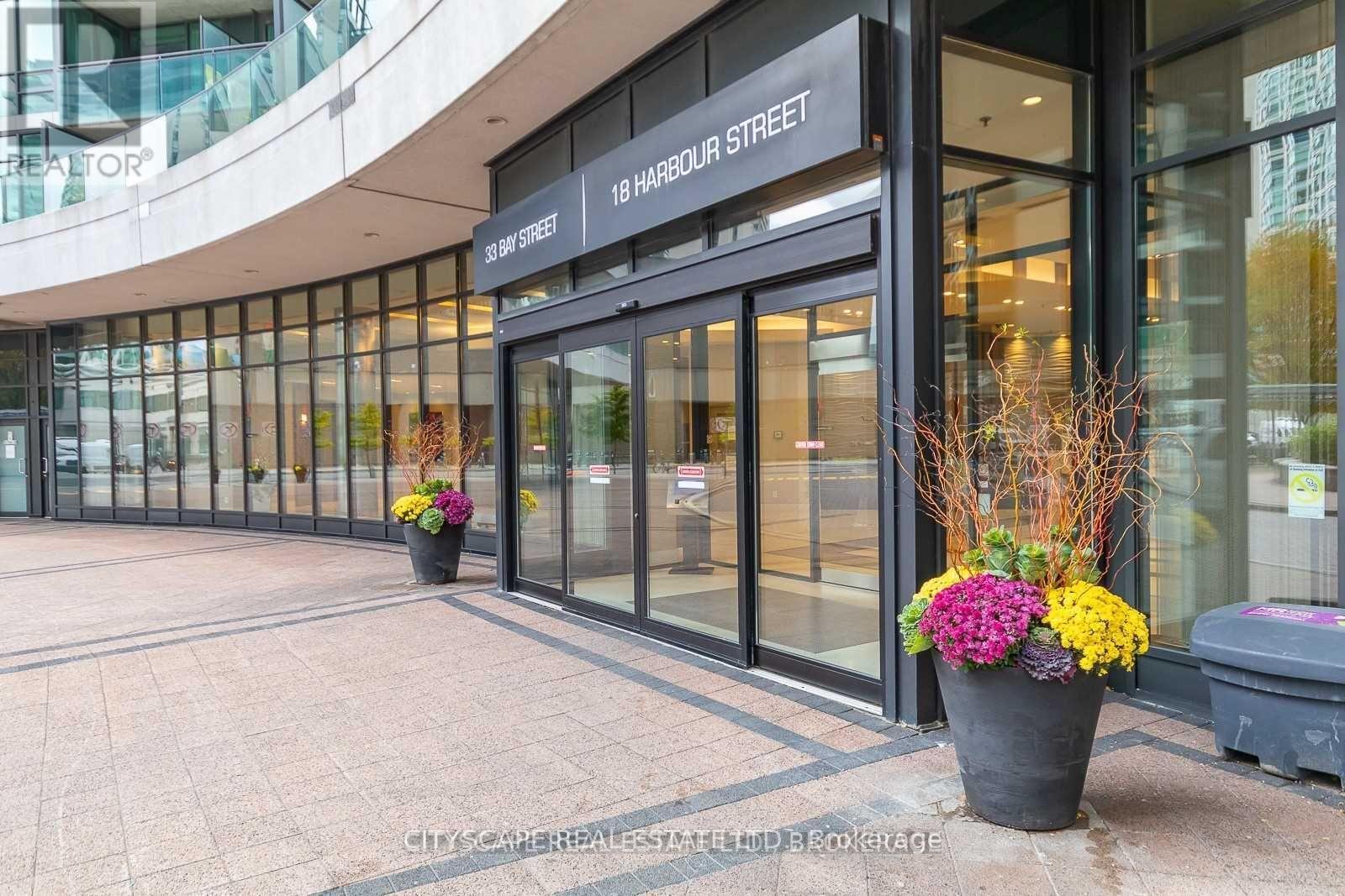 1006 - 33 Bay Street, Toronto, Ontario  M5J 2Z3 - Photo 18 - C12970704