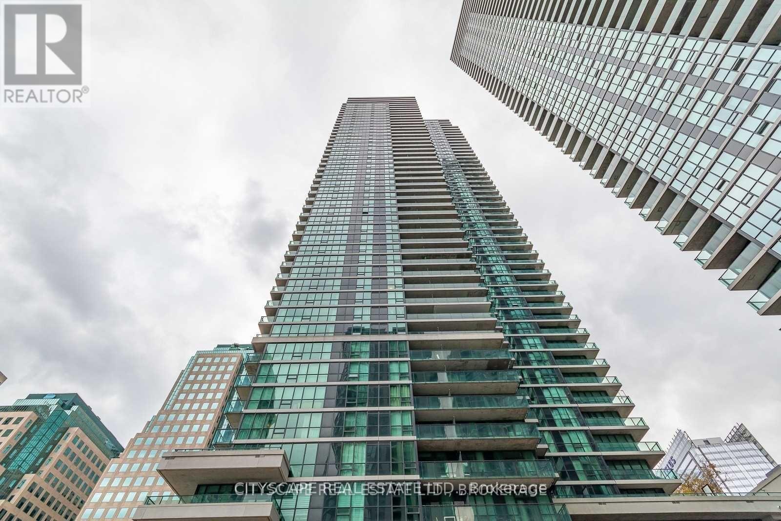 1006 - 33 Bay Street, Toronto, Ontario  M5J 2Z3 - Photo 2 - C12970704