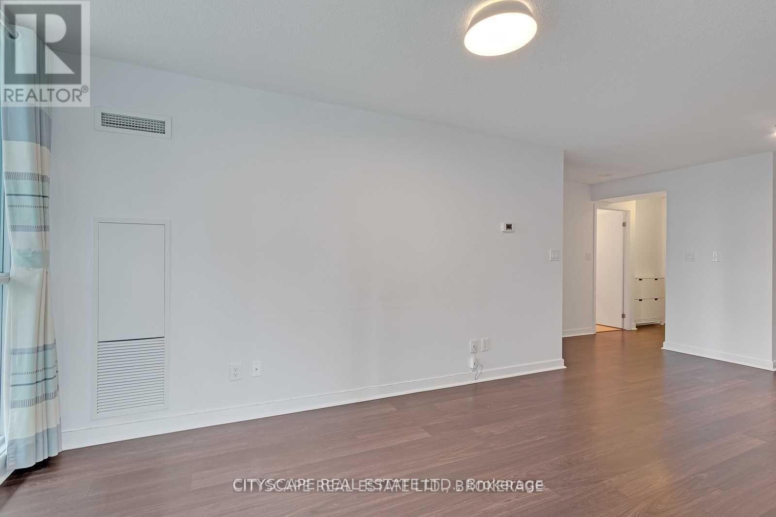 1006 - 33 Bay Street, Toronto, Ontario  M5J 2Z3 - Photo 9 - C12970704