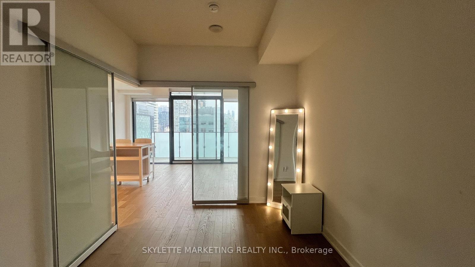 2213 - 25 Richmond Street E, Toronto, Ontario  M5C 0A6 - Photo 4 - C12970804